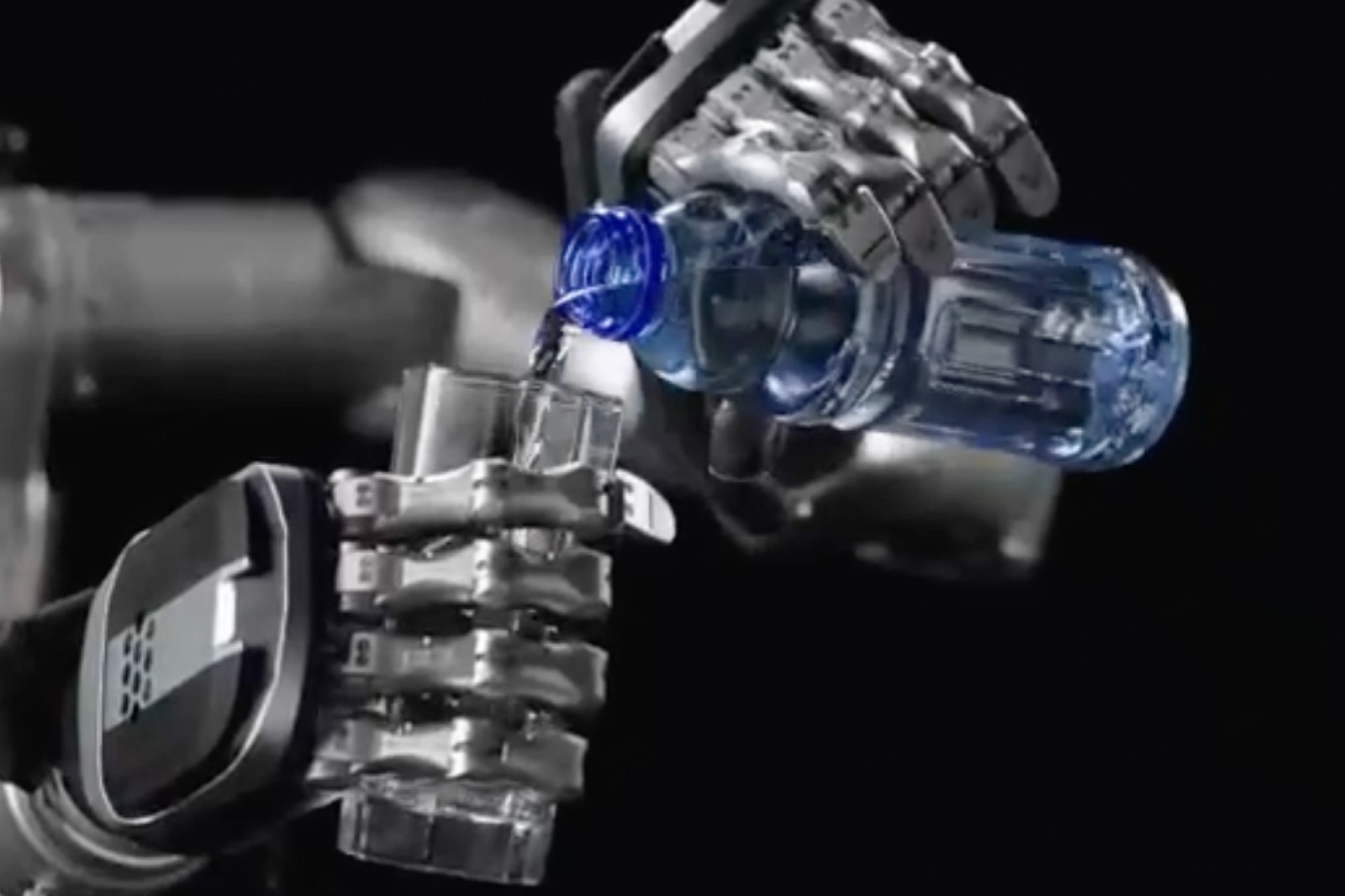 系列解读 | 28圈灵巧手家族亮相：高自由度的创新突破